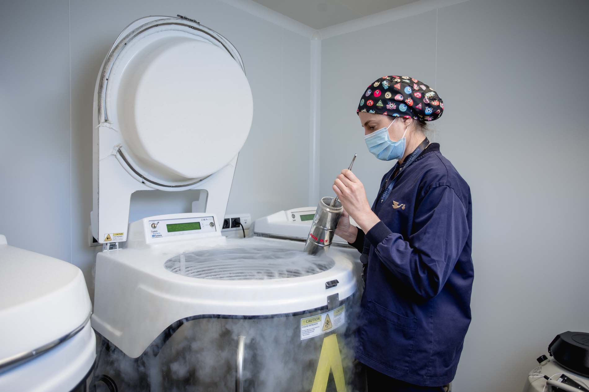 Laboratorio FIV Equipo Juana Crespo026_Vitrificación